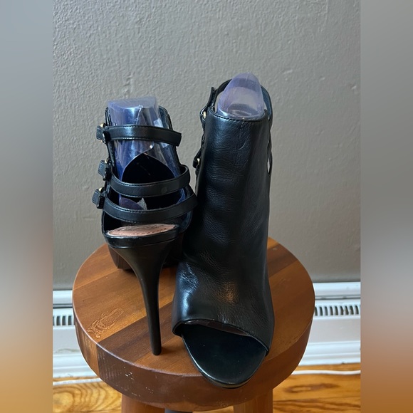 Vince Camuto Women's Fenette Heel Black Size 10 Good Condition - Picture 7 of 15